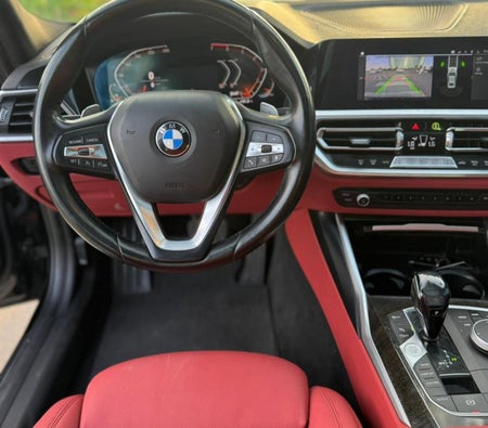 Черный BMW 330i 2021 год