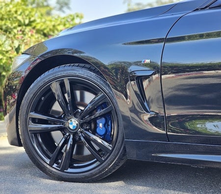 Black BMW 440i Coupe 2017