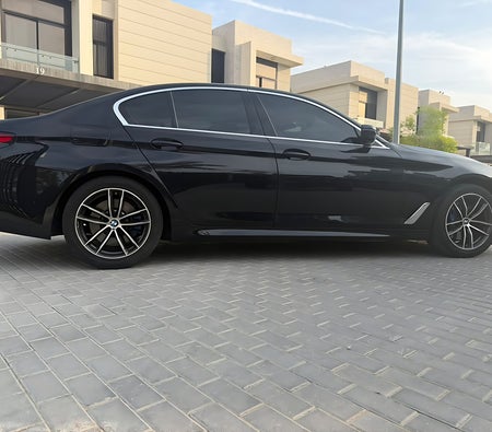 أسود بي إم دبليو 520 آي إم سبورت 2023 أسود بي إم دبليو 520 آي إم سبورت 2023