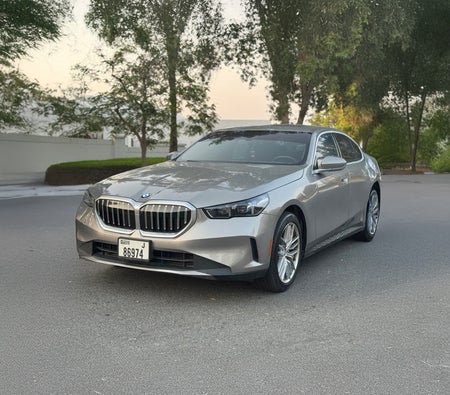 Louer BMW 530i 2024 en Dubai