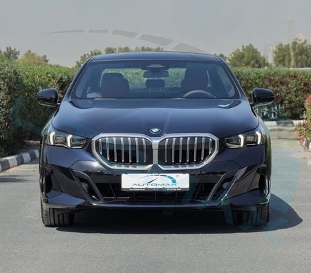 BMW 530i 2026, photo 3 of 4