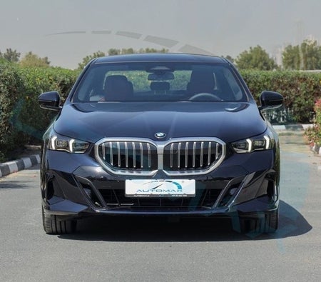 BMW 530i 2026, photo 3 of 4