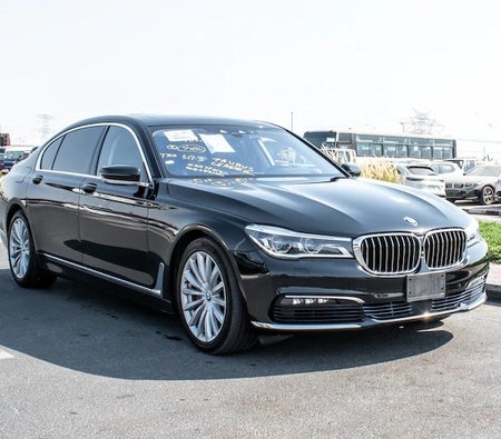 Black BMW 750Li 2017