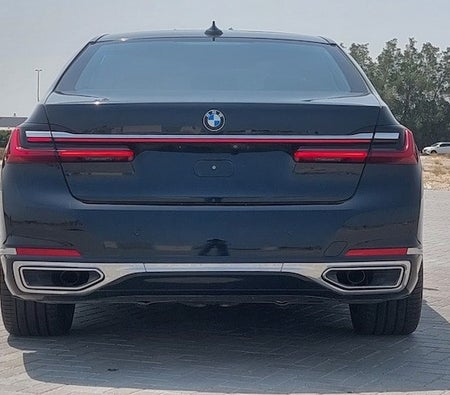 Black BMW 730Li 2020