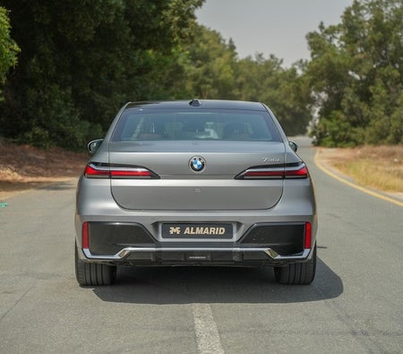 BMW 735i 2025, photo 4 of 4