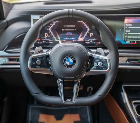 BMW 735i 2025, photo 3 of 4