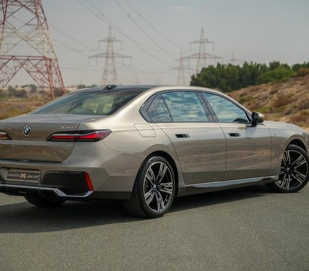 BMW 735i 2025, photo 4 of 4