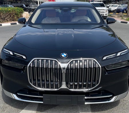 بي إم دبليو  7 Series 740i 2026, photo 2 of 4