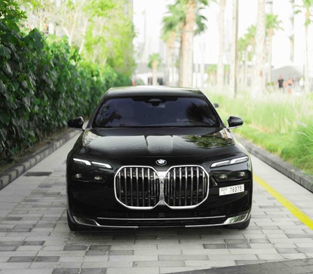 BMW 735i 2023