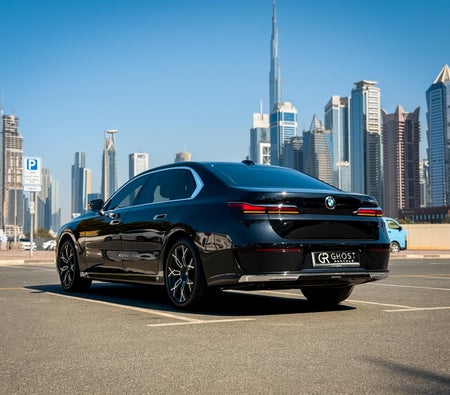 BMW 735i 2025