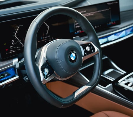 BMW 735i 2025