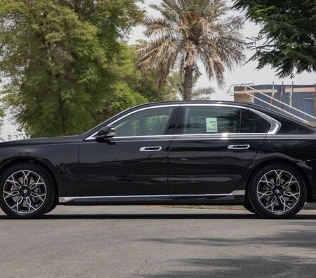 Black BMW 735i 2026