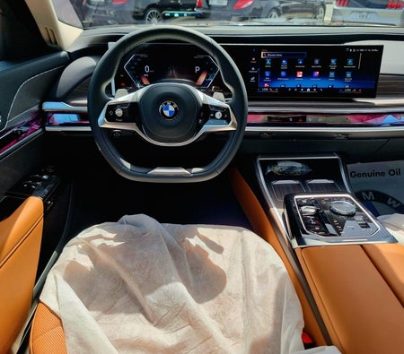 بي إم دبليو  735i  2026, photo 3 of 4