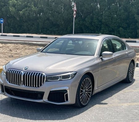 BMW 740i 2018, photo 3 of 4