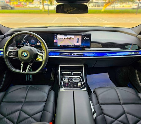 BMW 740i 2023