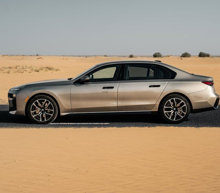BMW 740i 2024