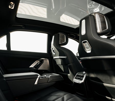 BMW 740i 2024