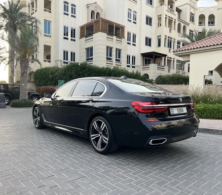 Siyah BMW 750Li xDrive 2016
