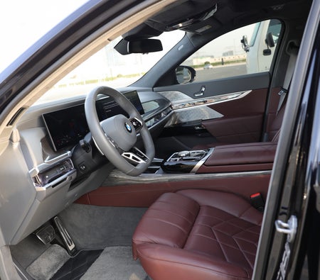 BMW 760i 2023