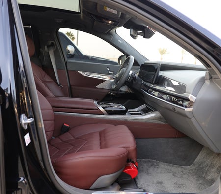 BMW 760i 2023