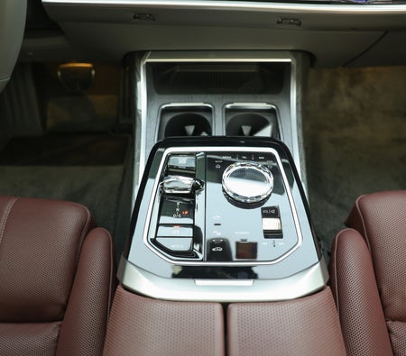 BMW 760i 2023