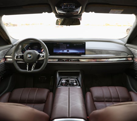 BMW 760i 2023