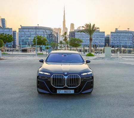 BMW 760i 2023