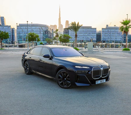 BMW 760i 2023