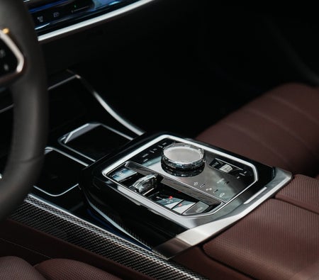 BMW 760i 2024