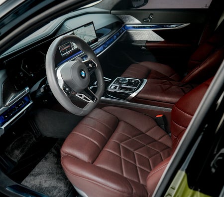 BMW 760i 2024