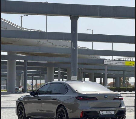 BMW 760i 2024