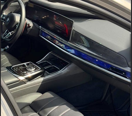 BMW 760i 2024