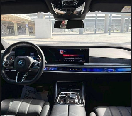 BMW 760i 2024