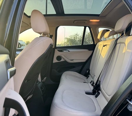 BMW X1 sDrive20i Sport Line 2019, photo 4 of 4