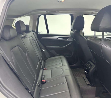 Белый BMW Х3 2018 год