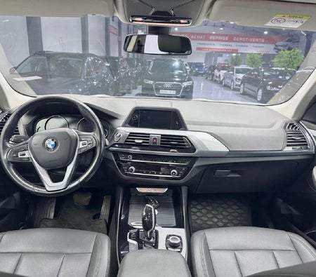 Белый BMW Х3 2018 год