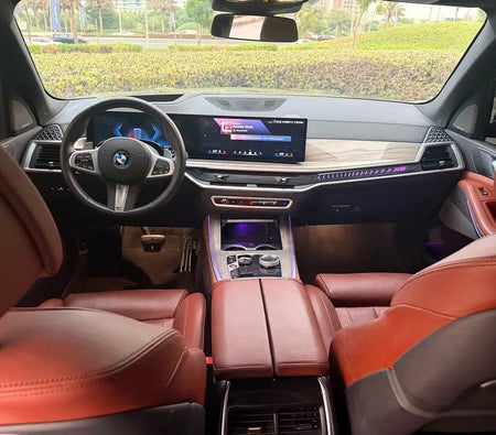Gray BMW X5 M40i 2025
