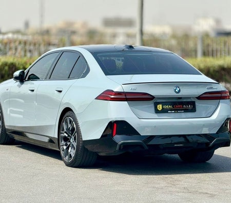 Gray BMW i5 2024