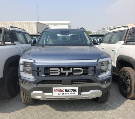 Black BYD Shark 6 2026