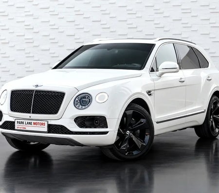 Bentley Bentayga Standard 2019, photo 1 of 4