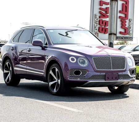 Bentley Bentayga W12 AWD 2018, photo 1 of 4