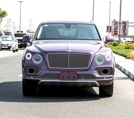 Bentley Bentayga W12 AWD 2018, photo 2 of 4