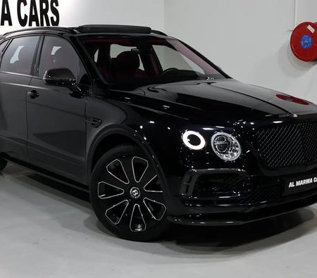 Bentley Bentayga 2018, photo 2 of 4