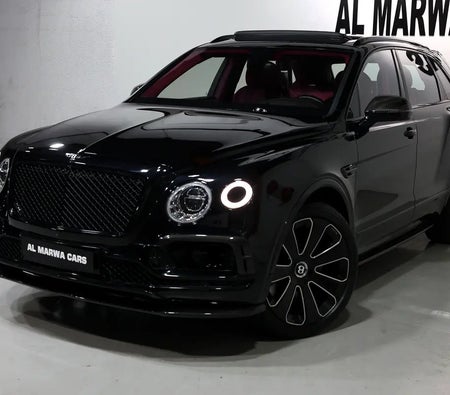 Bentley Bentayga 2018, photo 1 of 4