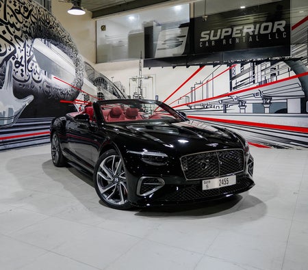 Bentley Continental GTC 2025, photo 2 of 4