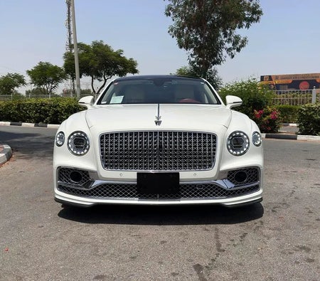 Bentley Flying Spur V8 2022, photo 4 of 4