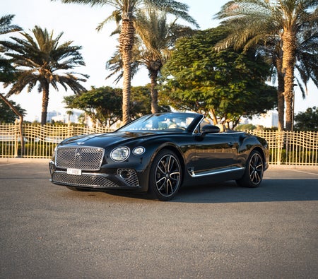 Голубой Bentley GTC Convertible 2021 год Голубой Bentley GTC Convertible 2021 год