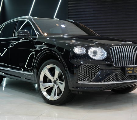 Bentley Bentayga Azure 2025, photo 3 of 4