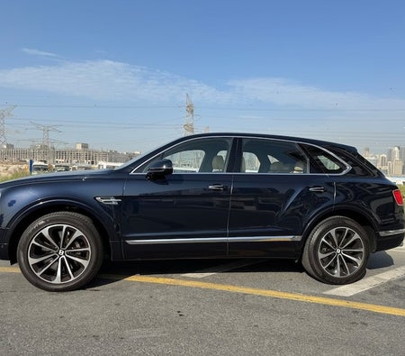 Bentley Bentayga W12 AWD 2017, photo 3 of 4