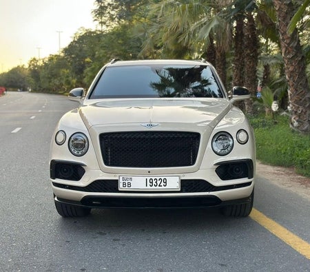 Bentley Bentayga  2017, photo 4 of 4